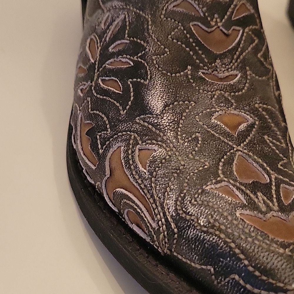 Laredo size 7 Square Toed Cowboy Boots - Picture 10 of 13